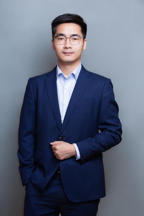 贺佳音效设计与音乐总监